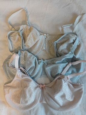 Chantelle Lace Underwire Bra Set (3) - Light Blue,Blush Pink, Ivory 32DD